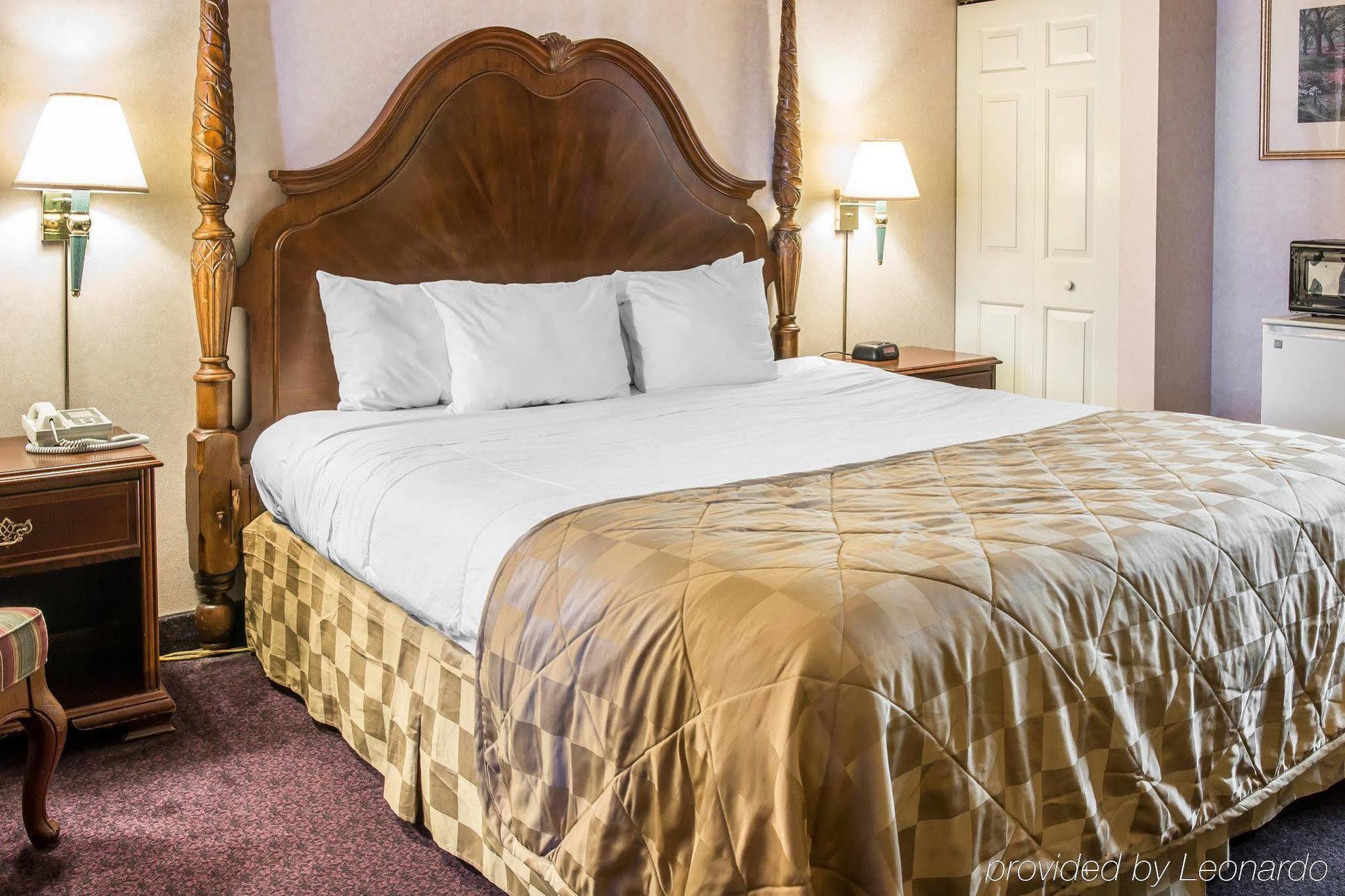 Clarion Hotel Beachfront Mackinaw City Extérieur photo