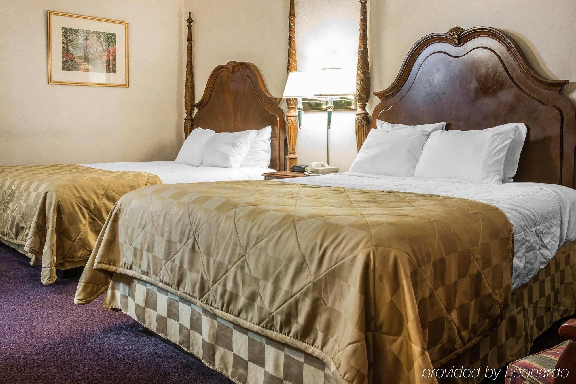 Clarion Hotel Beachfront Mackinaw City Extérieur photo